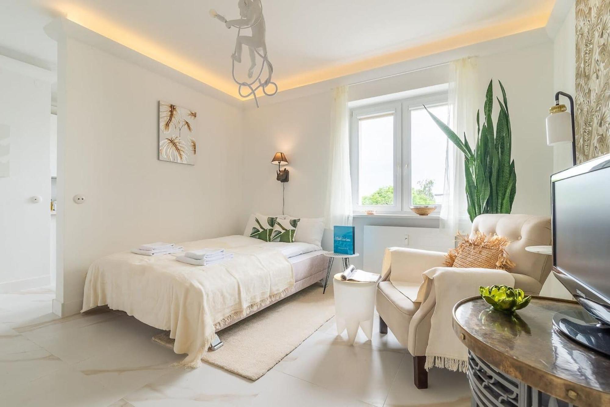 Plac Inwalidow 10 - Aesthetic Apartment By Noclegi Renters Varşova Dış mekan fotoğraf